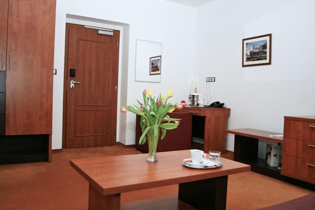 Garni Hotel Praha Trenčianske Teplice Esterno foto